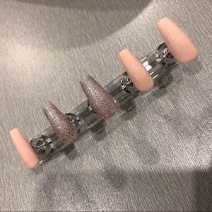 CUSTOM PRESS-ON GEL-X NAILS